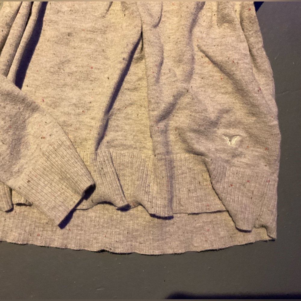 American eagle v-neck sweater